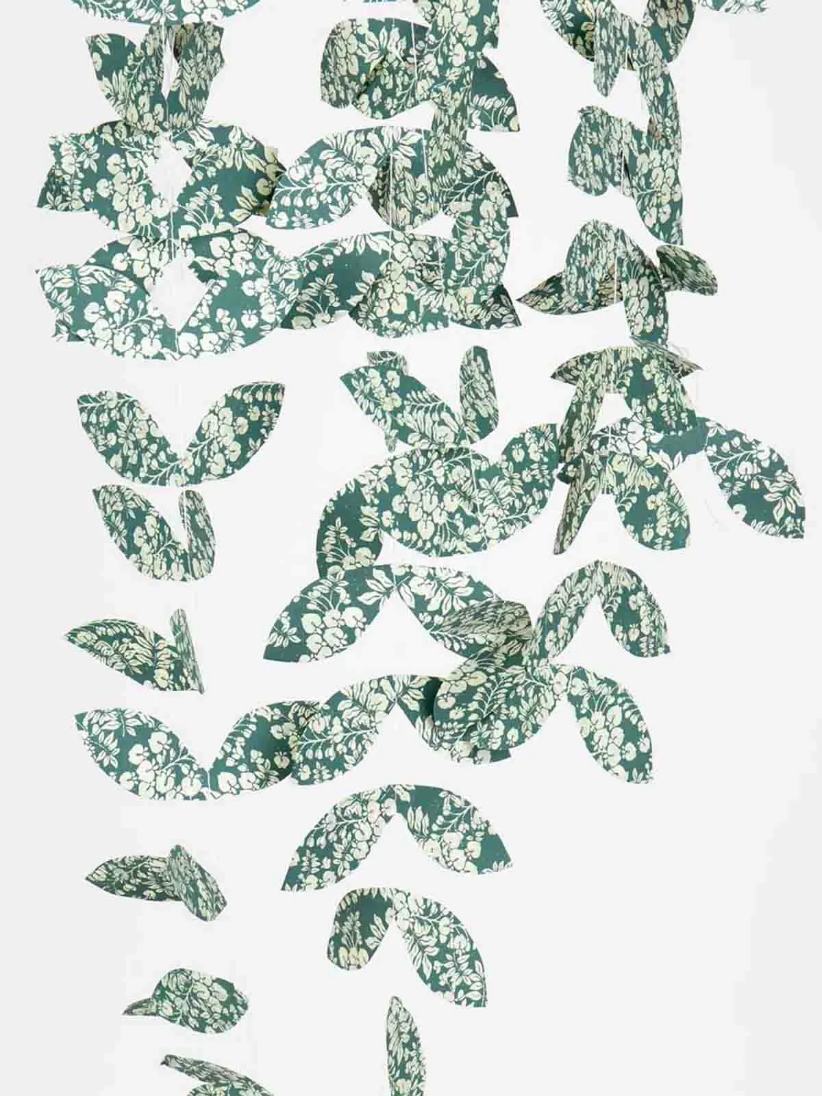 Guirlande Nature Bloom grønne med hvide blomster (235 cm) - Afroart
