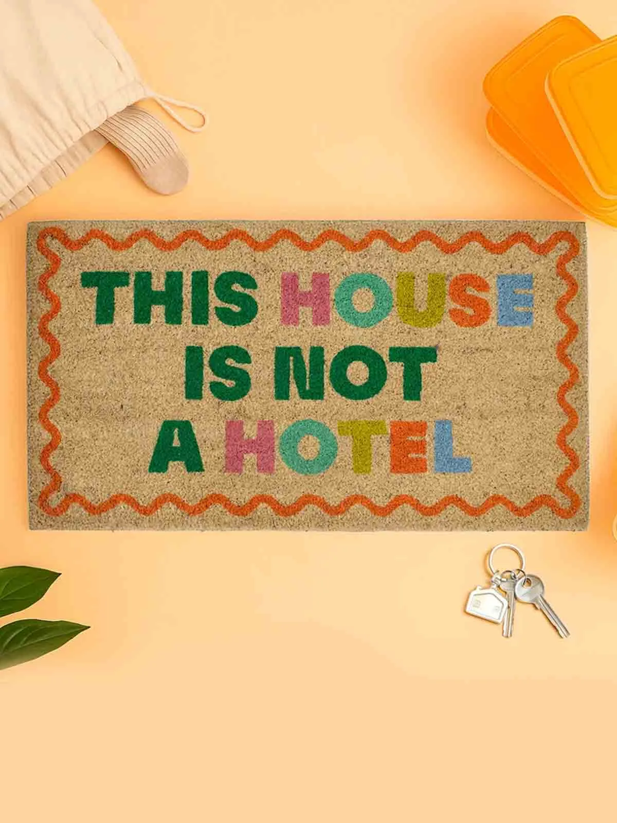 Dørmåtte 40 x 70 cm - "This house is not a hotel"