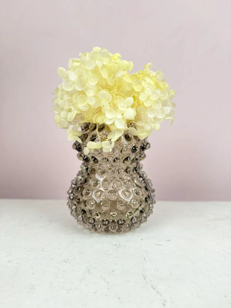 Birdie vase i pindsvineglas - Cashmere