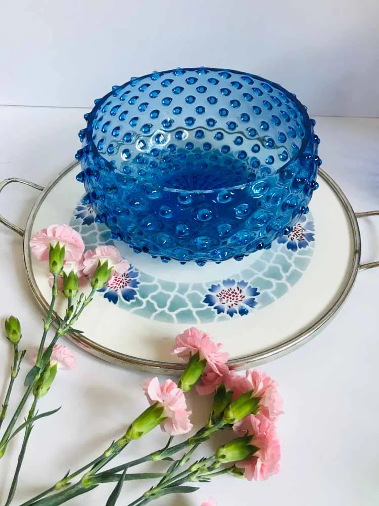 Skål i pindsvinglas 24 cm - Babyblå