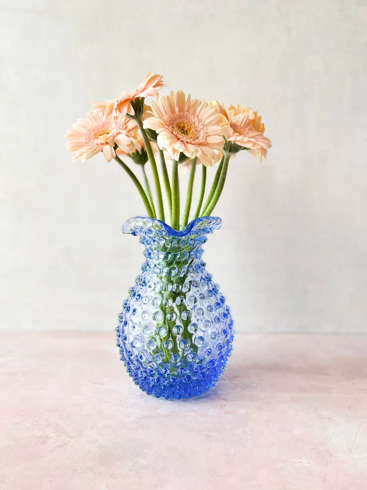 Blonde vase i pindsvineglas - Lyseblå
