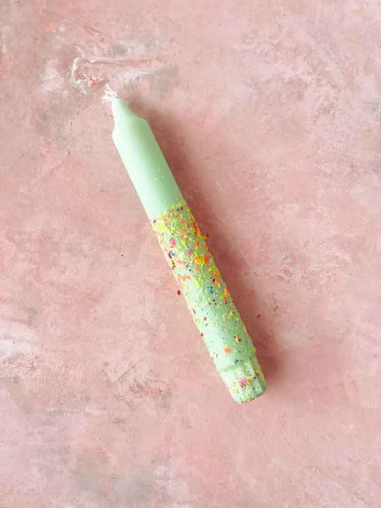 Lys "Mintgrøn med confetti"