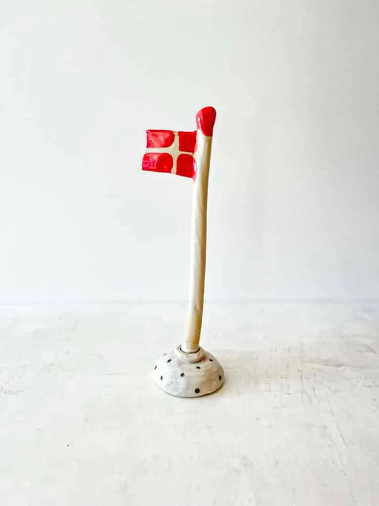 Keramik flag stor - sorte prikker