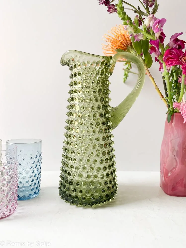 Høj kande i pindsvineglas - olive